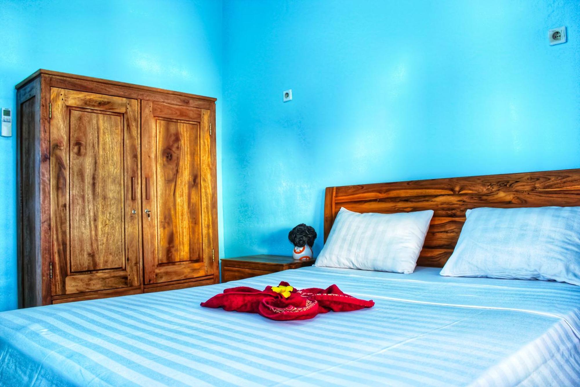 Kj Purple House Senggigi Apartment Ngoại thất bức ảnh
